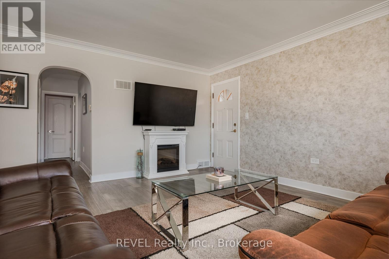 20 Whyte Avenue N, Thorold (Thorold Downtown), Ontario  L2V 2T3 - Photo 11 - X12101041
