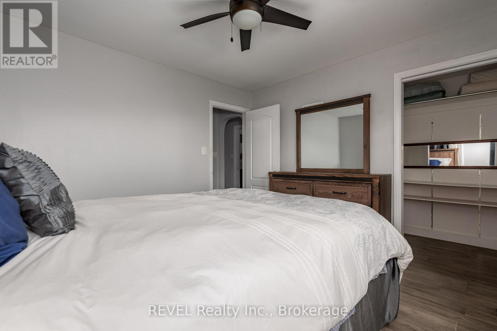 20 Whyte Avenue N, Thorold (Thorold Downtown), Ontario  L2V 2T3 - Photo 13 - X12101041