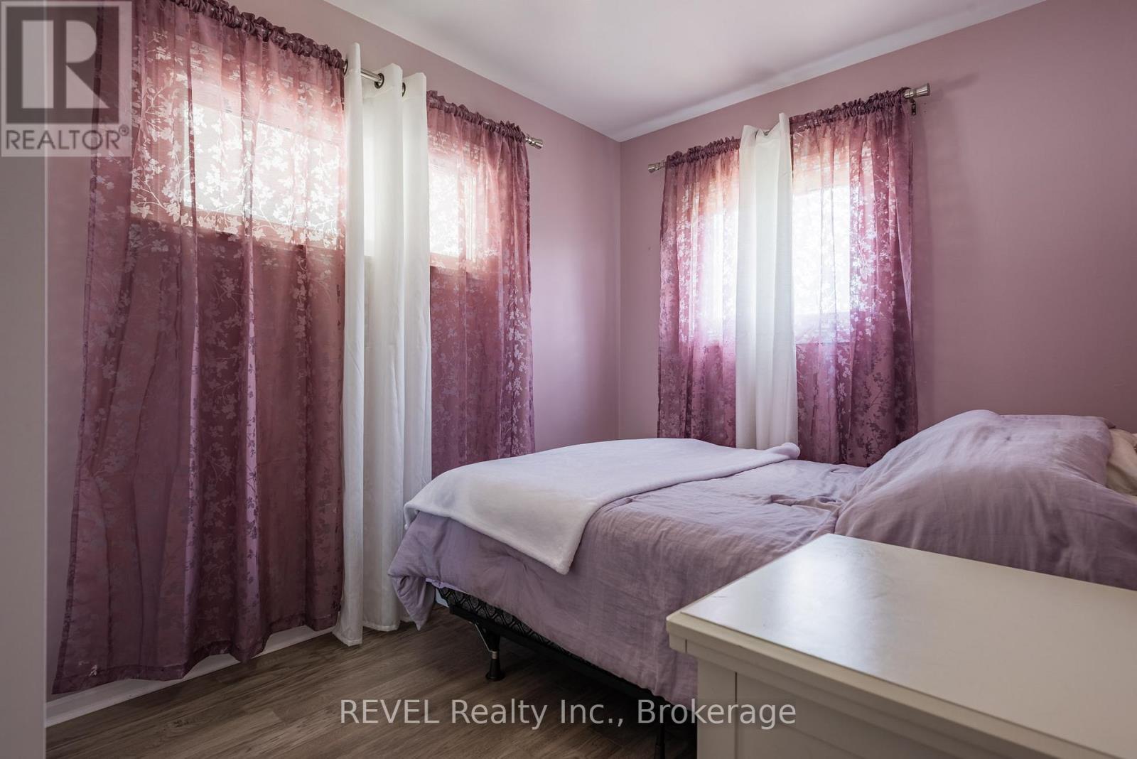 20 Whyte Avenue N, Thorold (Thorold Downtown), Ontario  L2V 2T3 - Photo 14 - X12101041