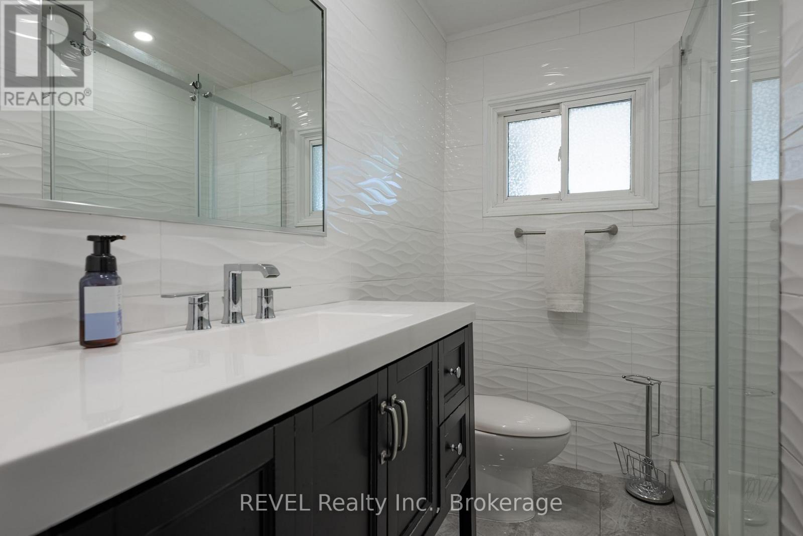 20 Whyte Avenue N, Thorold (Thorold Downtown), Ontario  L2V 2T3 - Photo 16 - X12101041