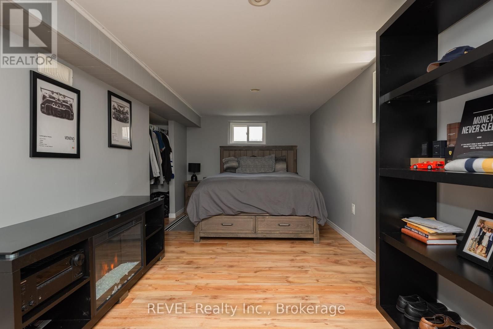 20 Whyte Avenue N, Thorold (Thorold Downtown), Ontario  L2V 2T3 - Photo 17 - X12101041