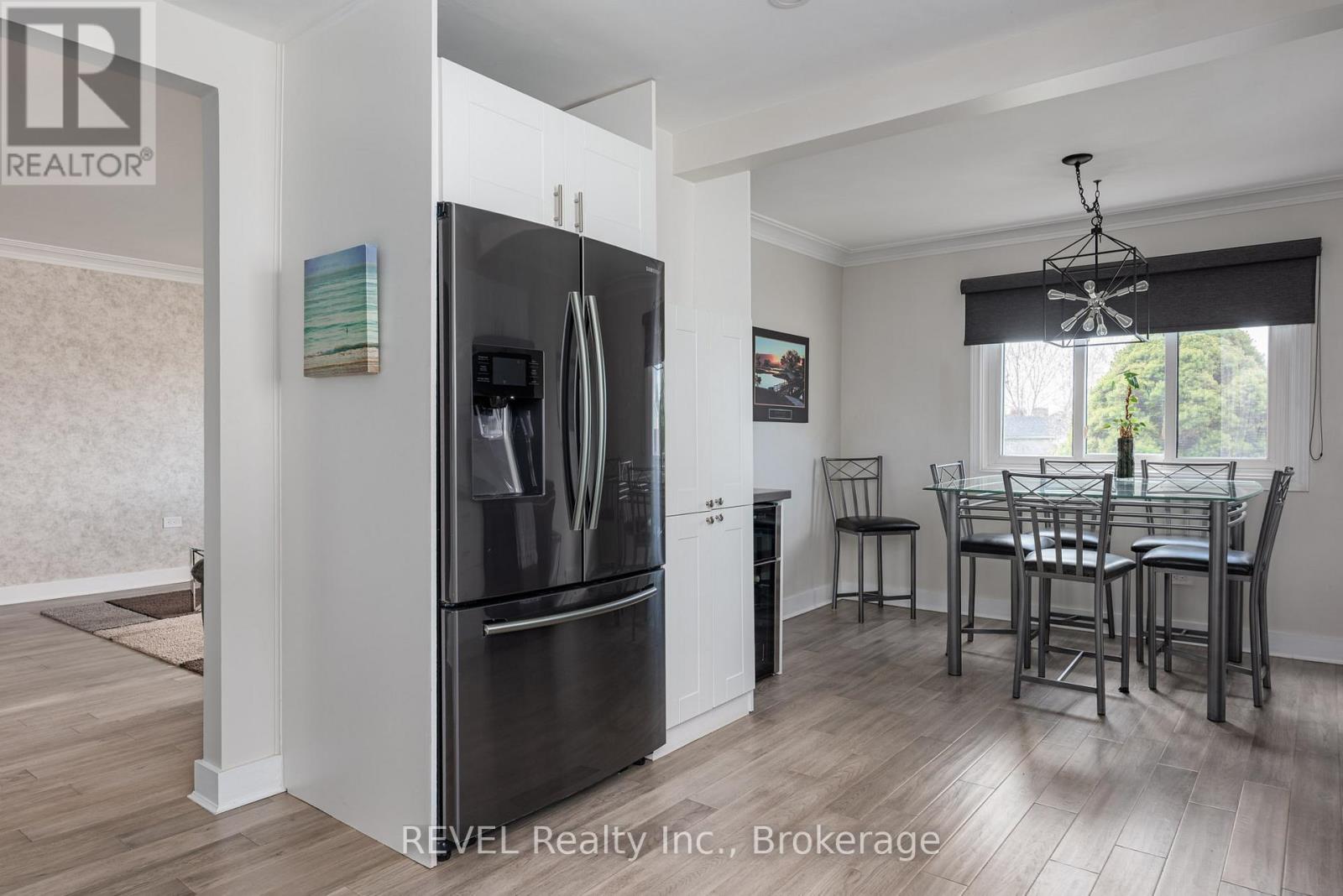 20 Whyte Avenue N, Thorold (Thorold Downtown), Ontario  L2V 2T3 - Photo 8 - X12101041