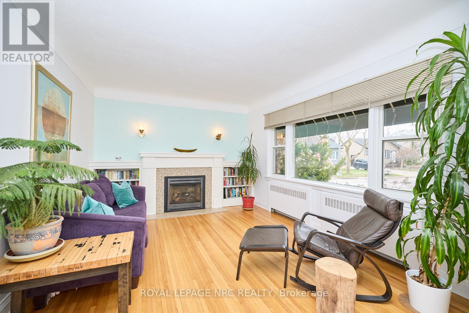157 South Drive S, St. Catharines (Old Glenridge), Ontario  L2R 4W3 - Photo 10 - X12101088