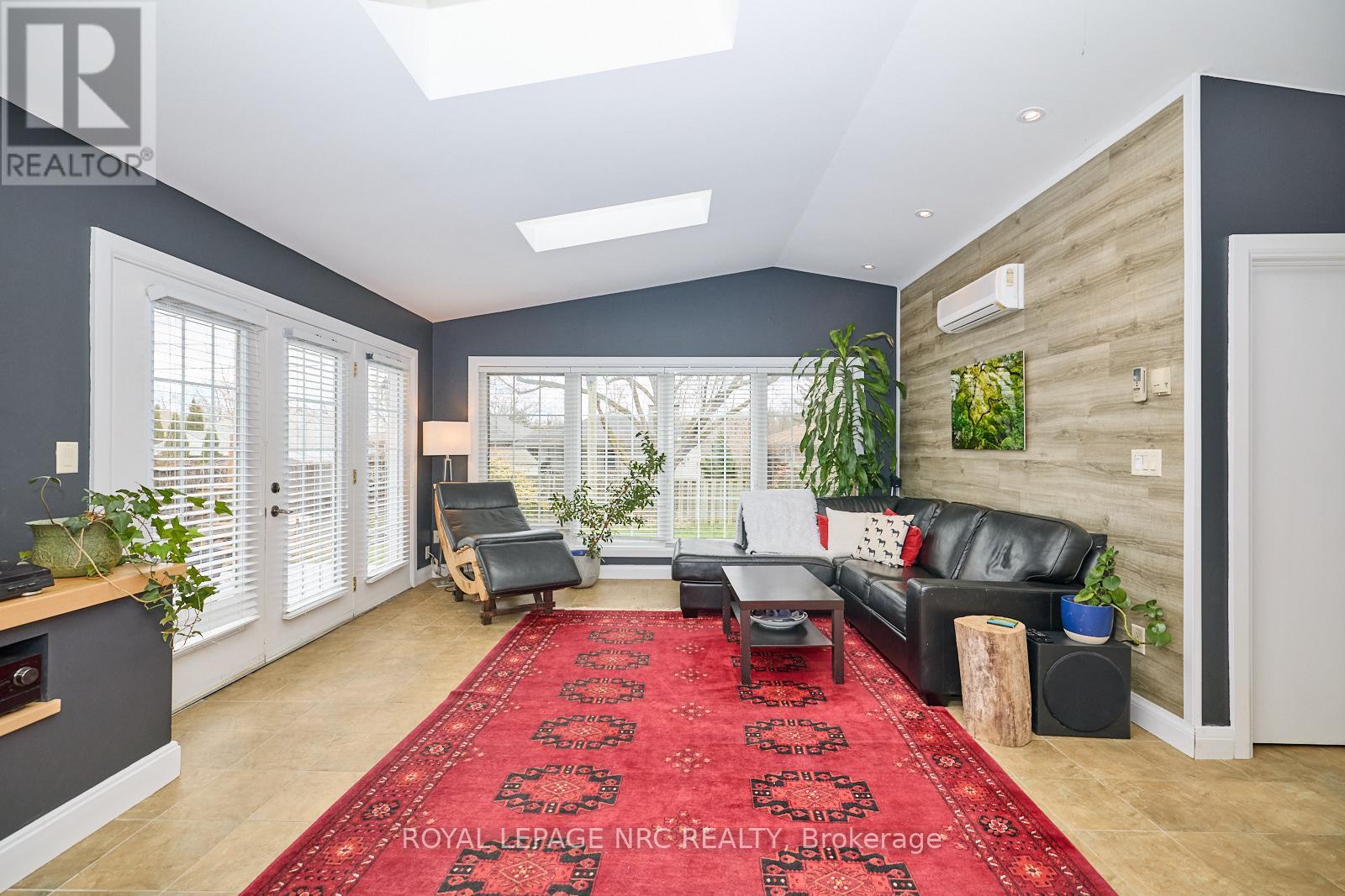 157 South Drive S, St. Catharines (Old Glenridge), Ontario  L2R 4W3 - Photo 25 - X12101088