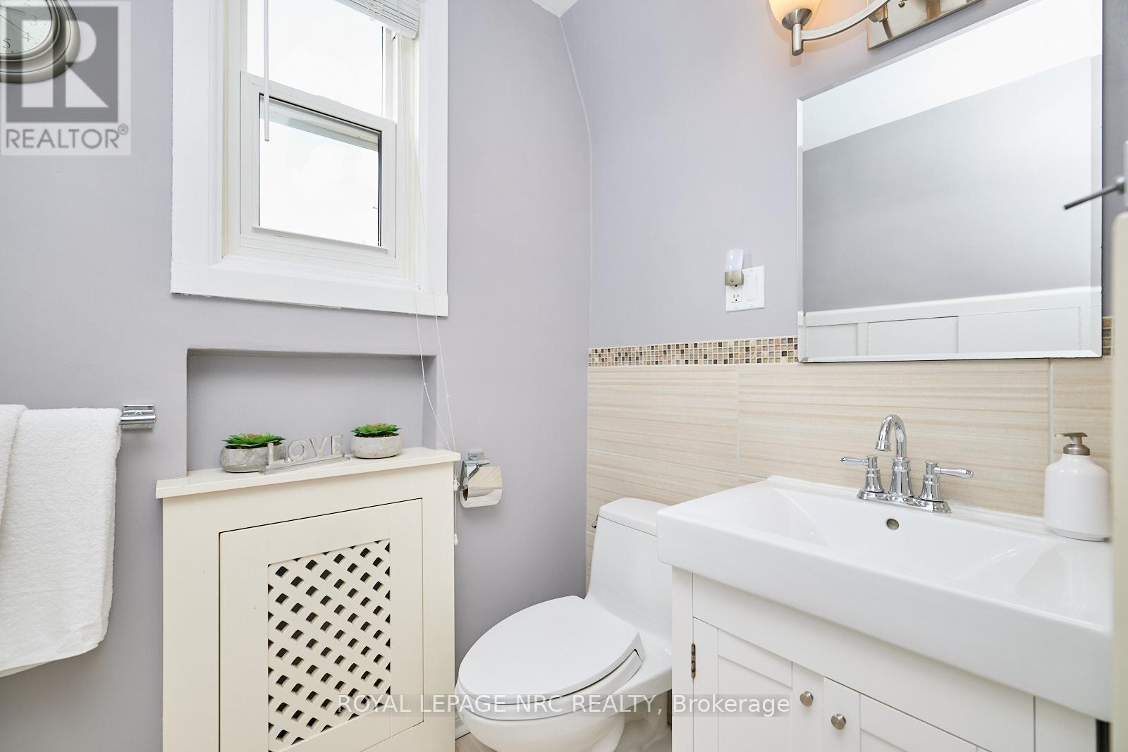 157 South Drive S, St. Catharines (Old Glenridge), Ontario  L2R 4W3 - Photo 32 - X12101088