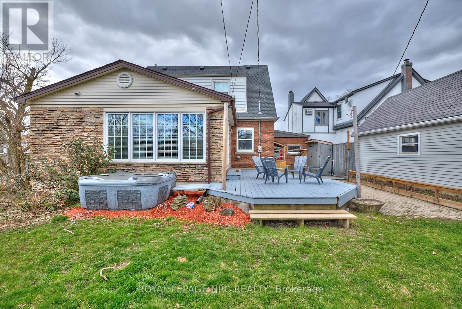 157 South Drive S, St. Catharines (Old Glenridge), Ontario  L2R 4W3 - Photo 7 - X12101088