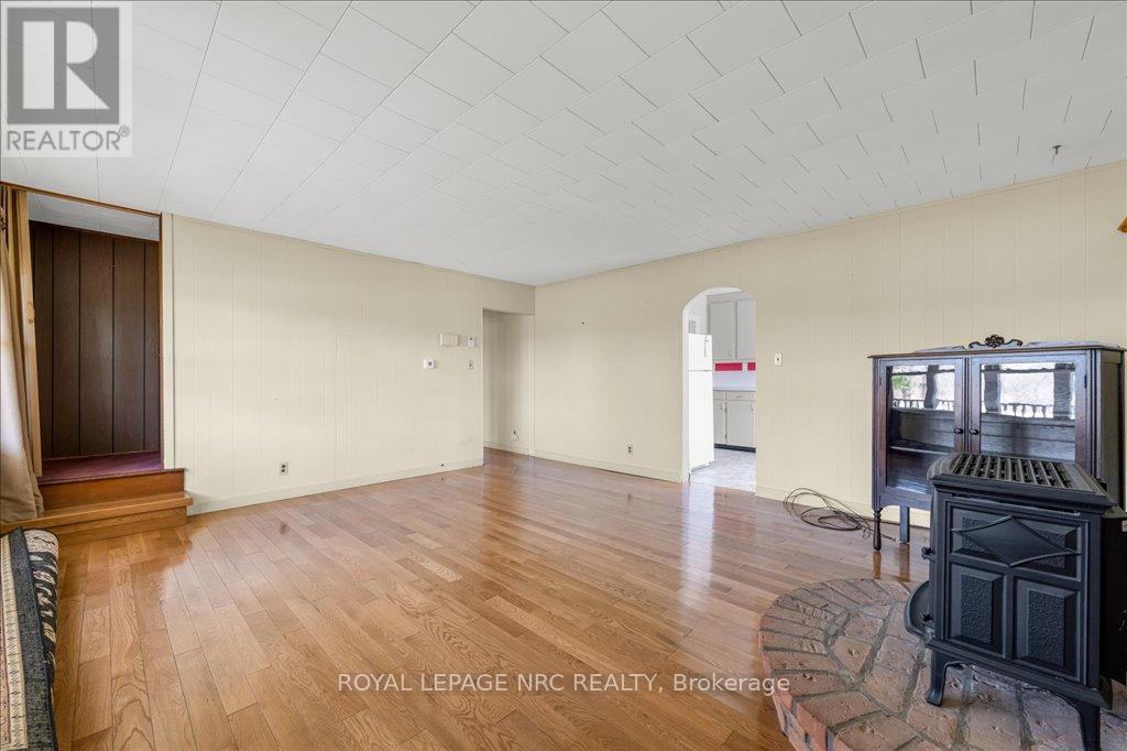 2503 Dominion Road, Fort Erie (Ridgeway), Ontario  L0S 1N0 - Photo 13 - X12102774