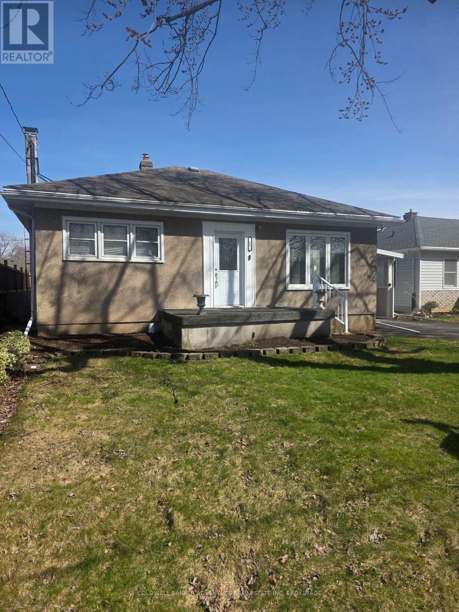 68 Cameron Avenue W, Welland (Lincoln/crowland), Ontario  L3B 1K2 - Photo 2 - X12102860