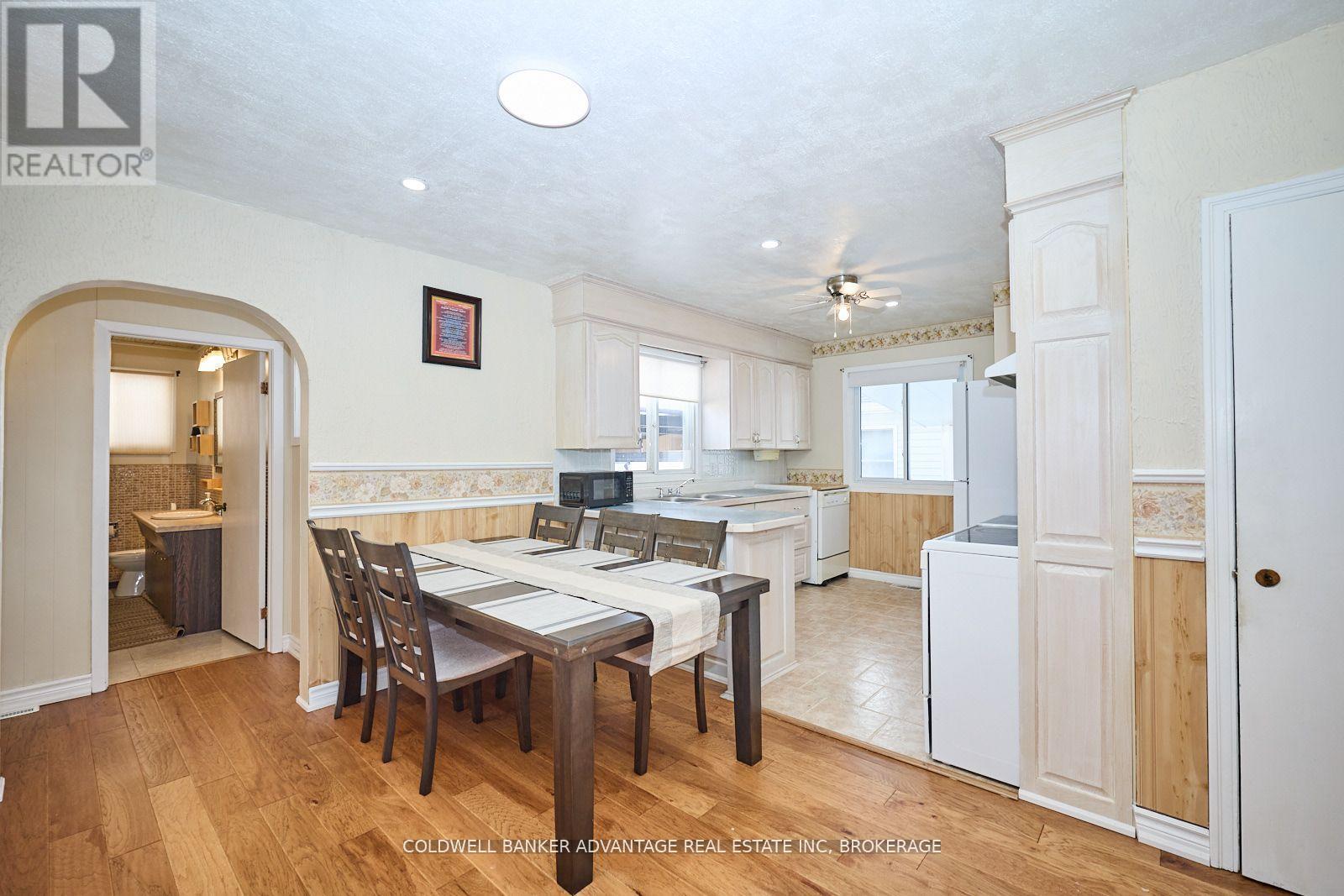 68 Cameron Avenue W, Welland (Lincoln/crowland), Ontario  L3B 1K2 - Photo 7 - X12102860