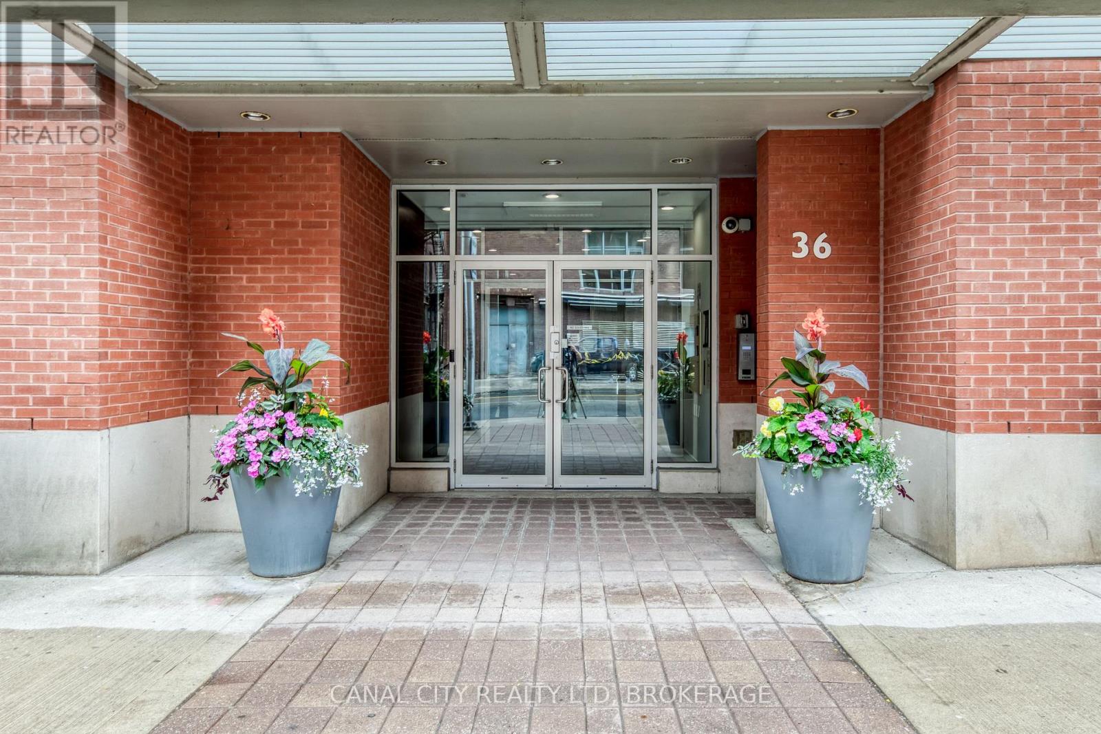 201 - 36 Charlotte Street W, Toronto (Waterfront Communities), Ontario  M5V 3P7 - Photo 2 - C12102910
