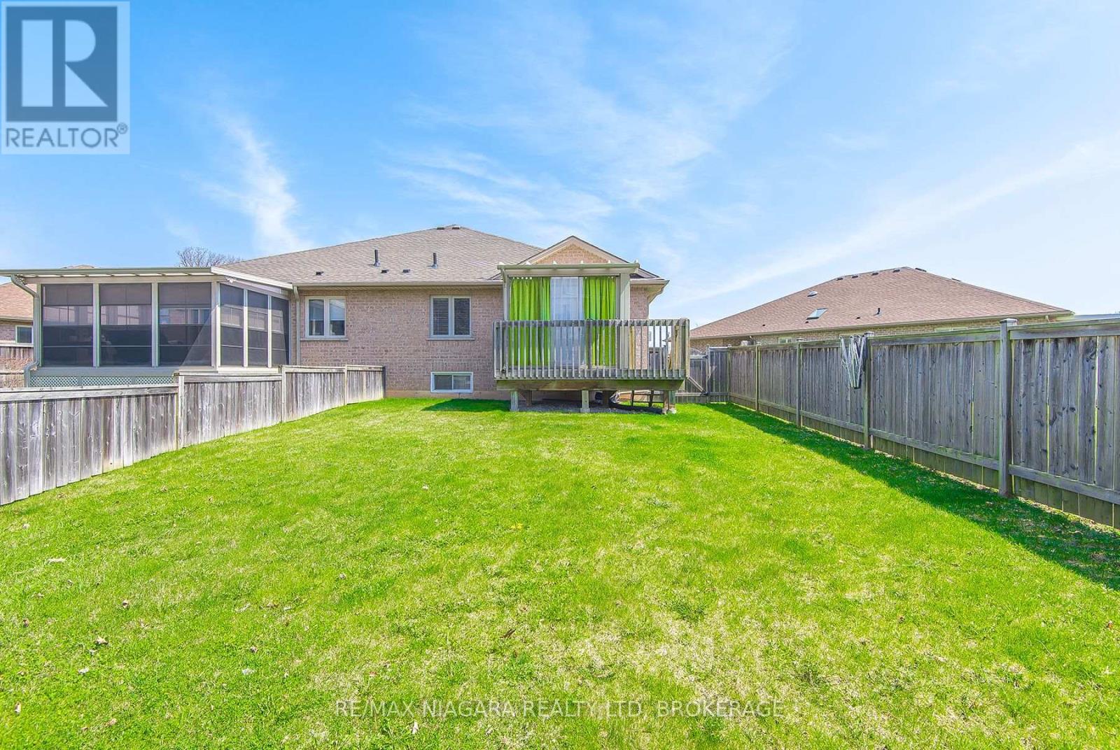 67 Bridgewater Court, Welland (N. Welland), Ontario  L3C 7M6 - Photo 11 - X12103375