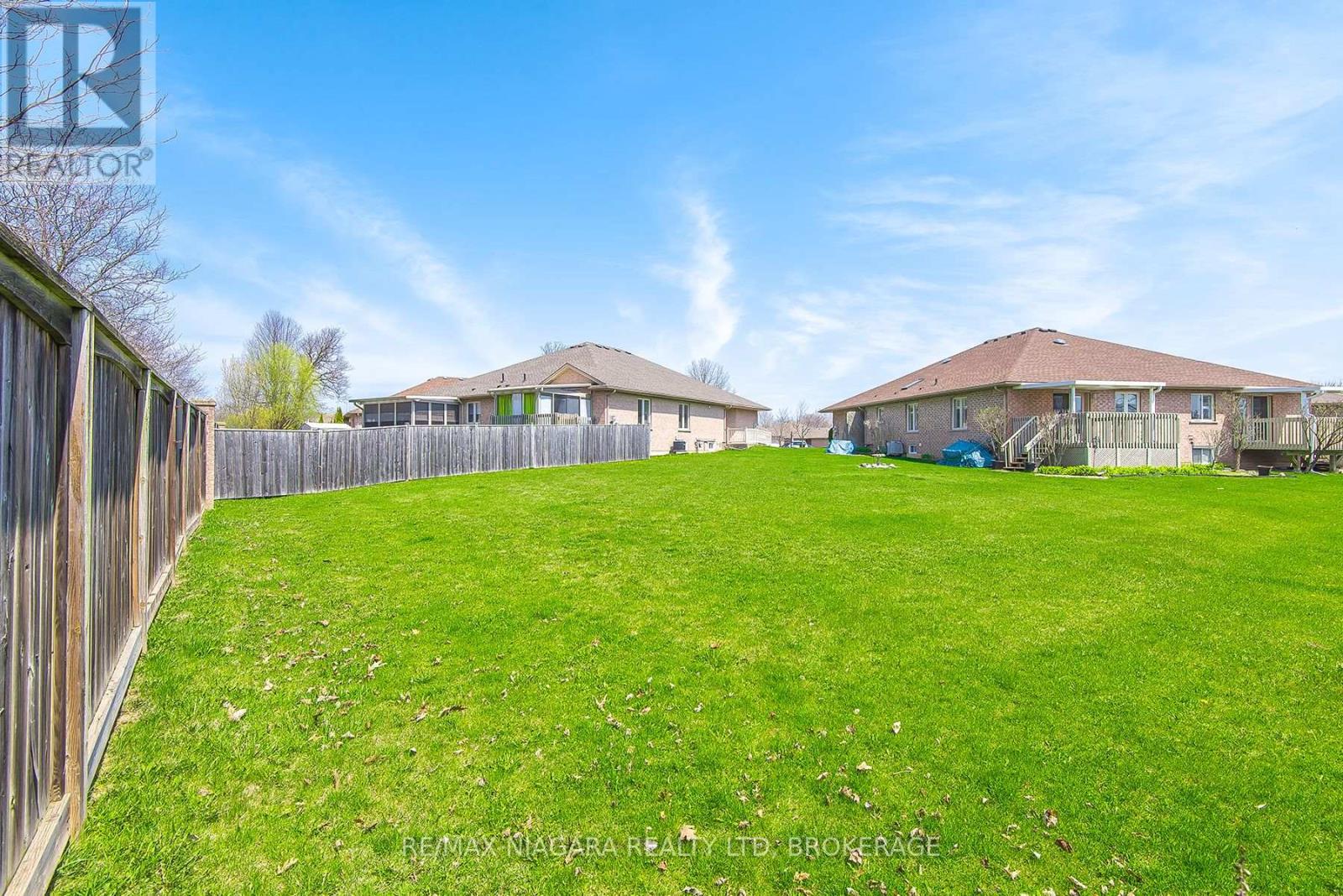 67 Bridgewater Court, Welland (N. Welland), Ontario  L3C 7M6 - Photo 12 - X12103375