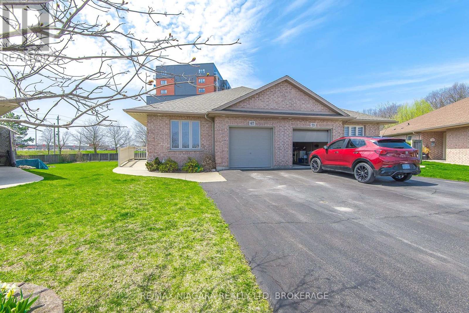 67 Bridgewater Court, Welland (N. Welland), Ontario  L3C 7M6 - Photo 2 - X12103375