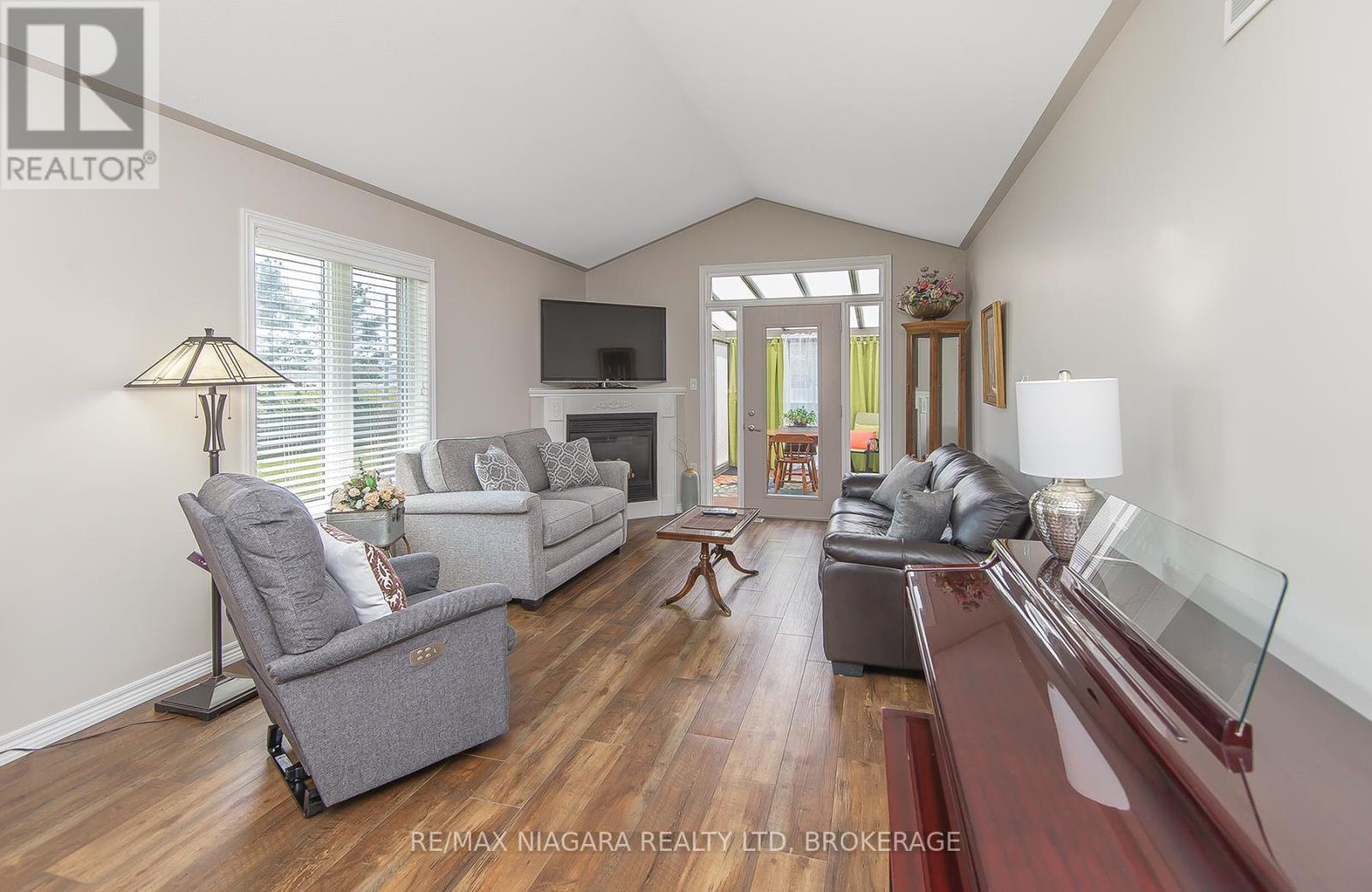 67 Bridgewater Court, Welland (N. Welland), Ontario  L3C 7M6 - Photo 20 - X12103375