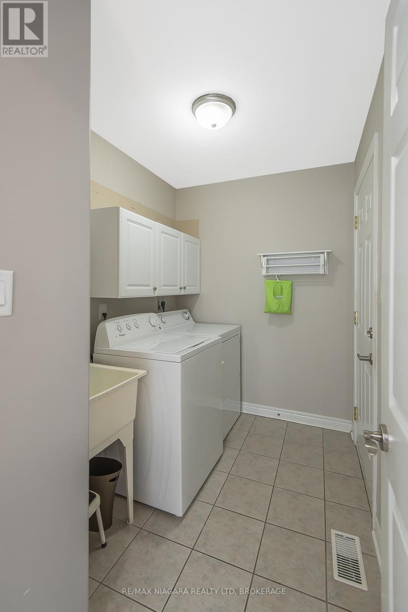 67 Bridgewater Court, Welland (N. Welland), Ontario  L3C 7M6 - Photo 26 - X12103375