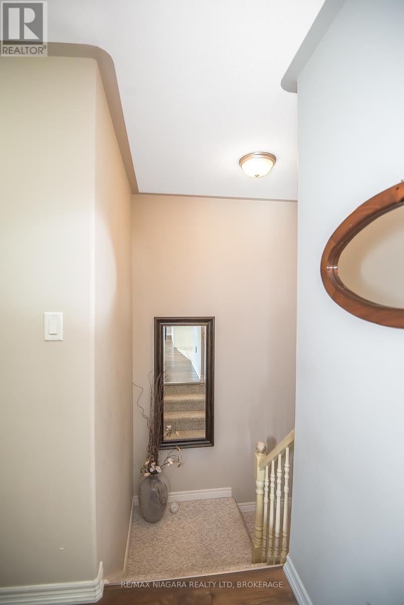 67 Bridgewater Court, Welland (N. Welland), Ontario  L3C 7M6 - Photo 30 - X12103375