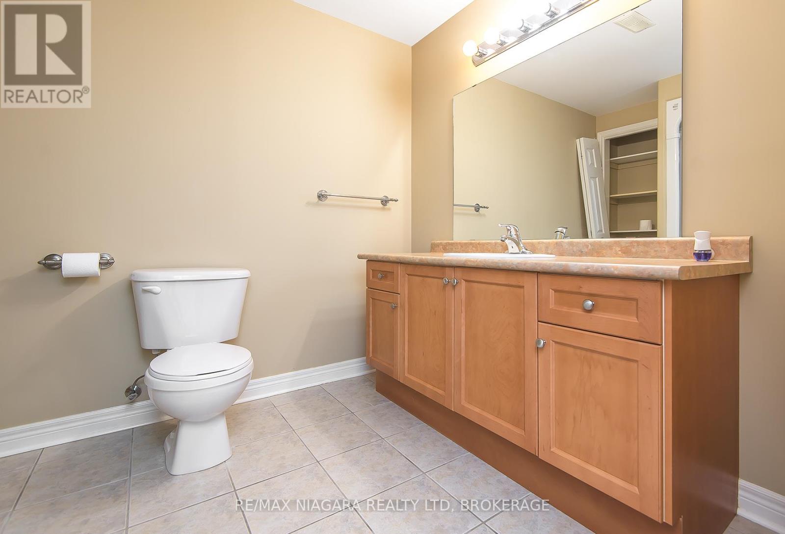 67 Bridgewater Court, Welland (N. Welland), Ontario  L3C 7M6 - Photo 34 - X12103375