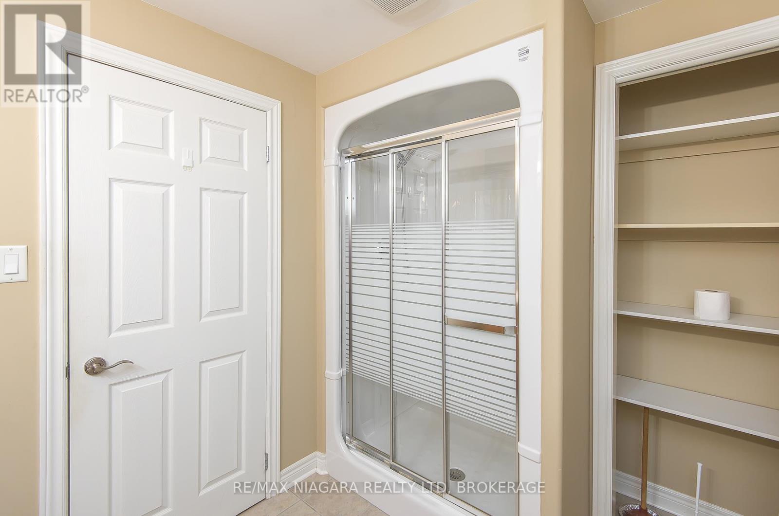 67 Bridgewater Court, Welland (N. Welland), Ontario  L3C 7M6 - Photo 35 - X12103375