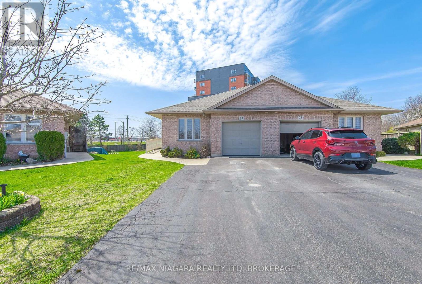 67 Bridgewater Court, Welland (N. Welland), Ontario  L3C 7M6 - Photo 4 - X12103375