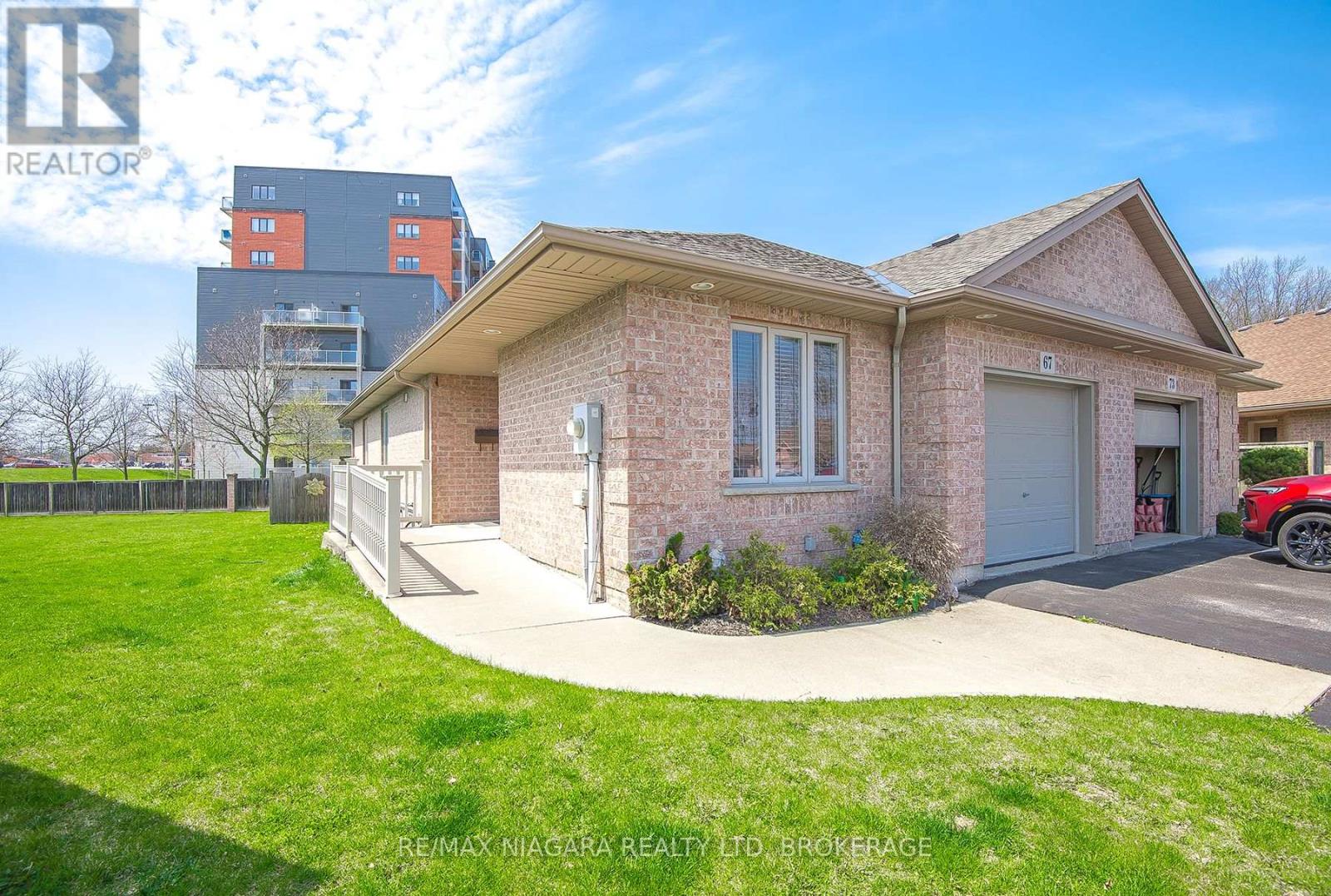 67 Bridgewater Court, Welland (N. Welland), Ontario  L3C 7M6 - Photo 5 - X12103375