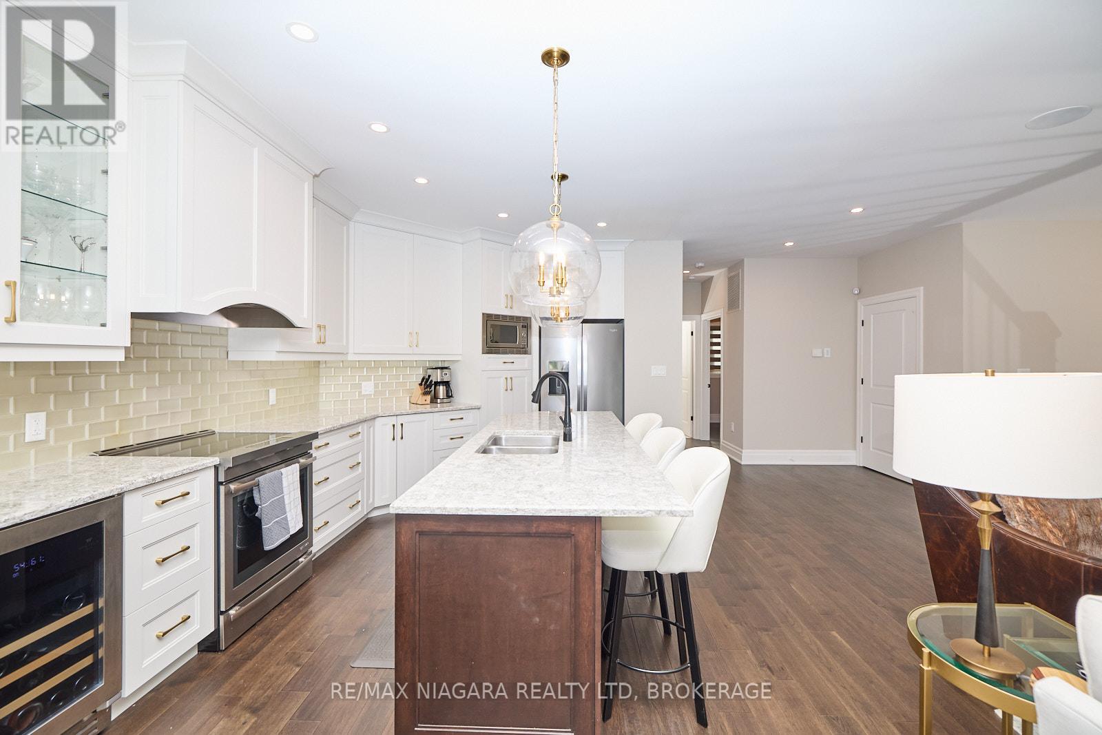 50 Aberdeen Lane S, Niagara-On-The-Lake (Town), Ontario  L0S 1S0 - Photo 10 - X12104517