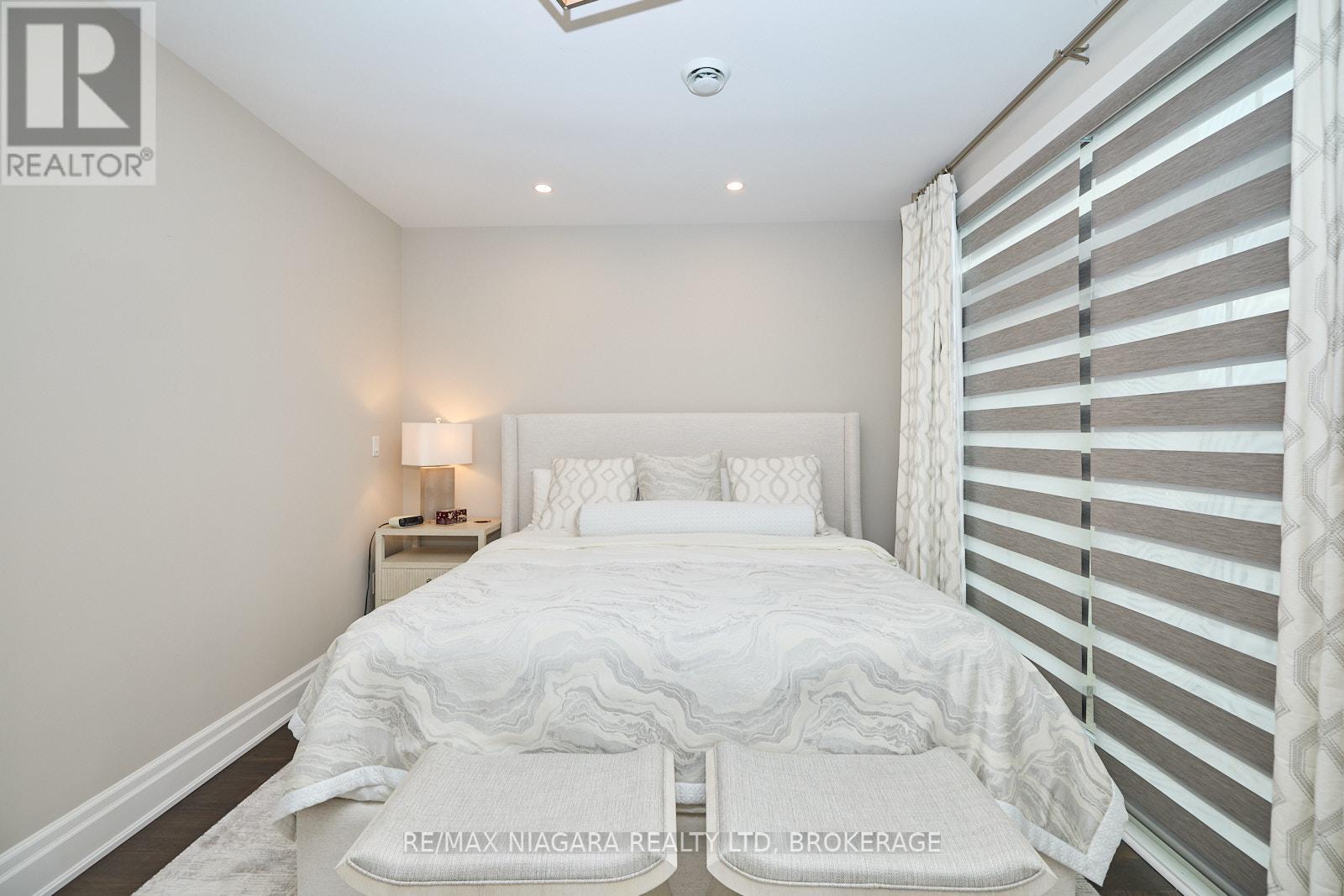 50 Aberdeen Lane S, Niagara-On-The-Lake (Town), Ontario  L0S 1S0 - Photo 18 - X12104517