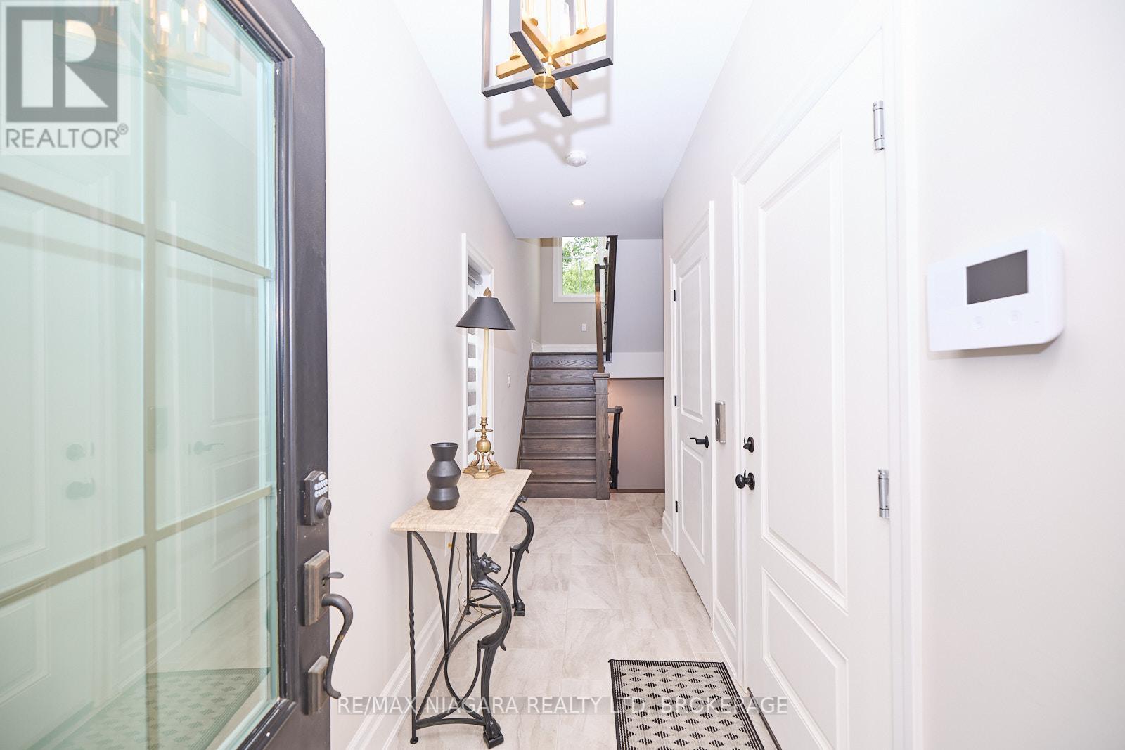 50 Aberdeen Lane S, Niagara-On-The-Lake (Town), Ontario  L0S 1S0 - Photo 3 - X12104517