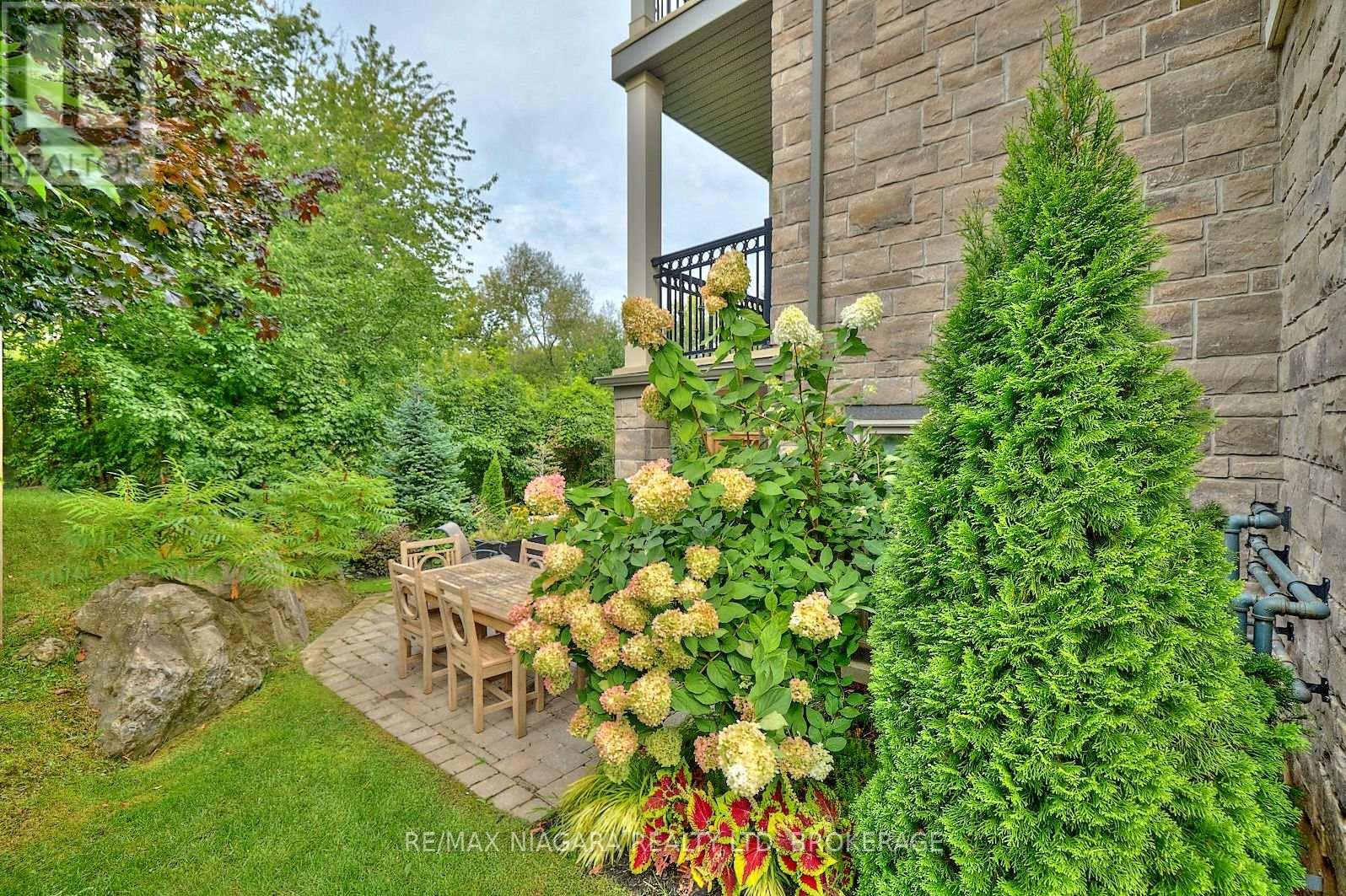 50 Aberdeen Lane S, Niagara-On-The-Lake (Town), Ontario  L0S 1S0 - Photo 34 - X12104517