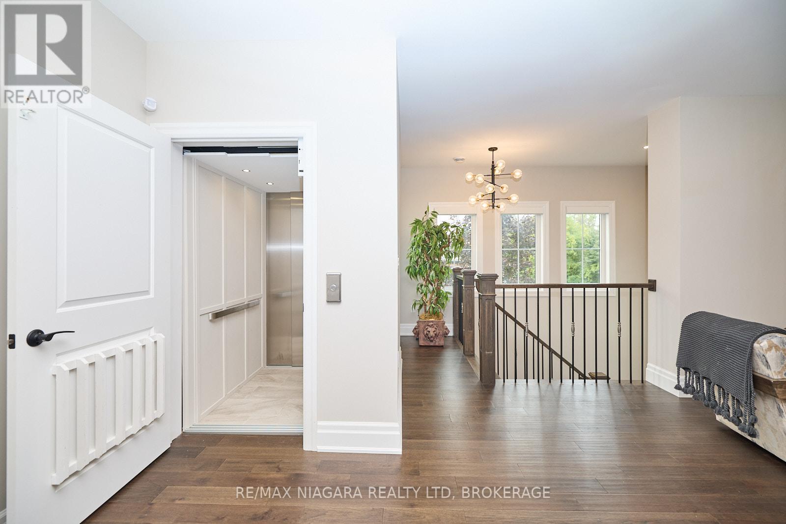 50 Aberdeen Lane S, Niagara-On-The-Lake (Town), Ontario  L0S 1S0 - Photo 5 - X12104517