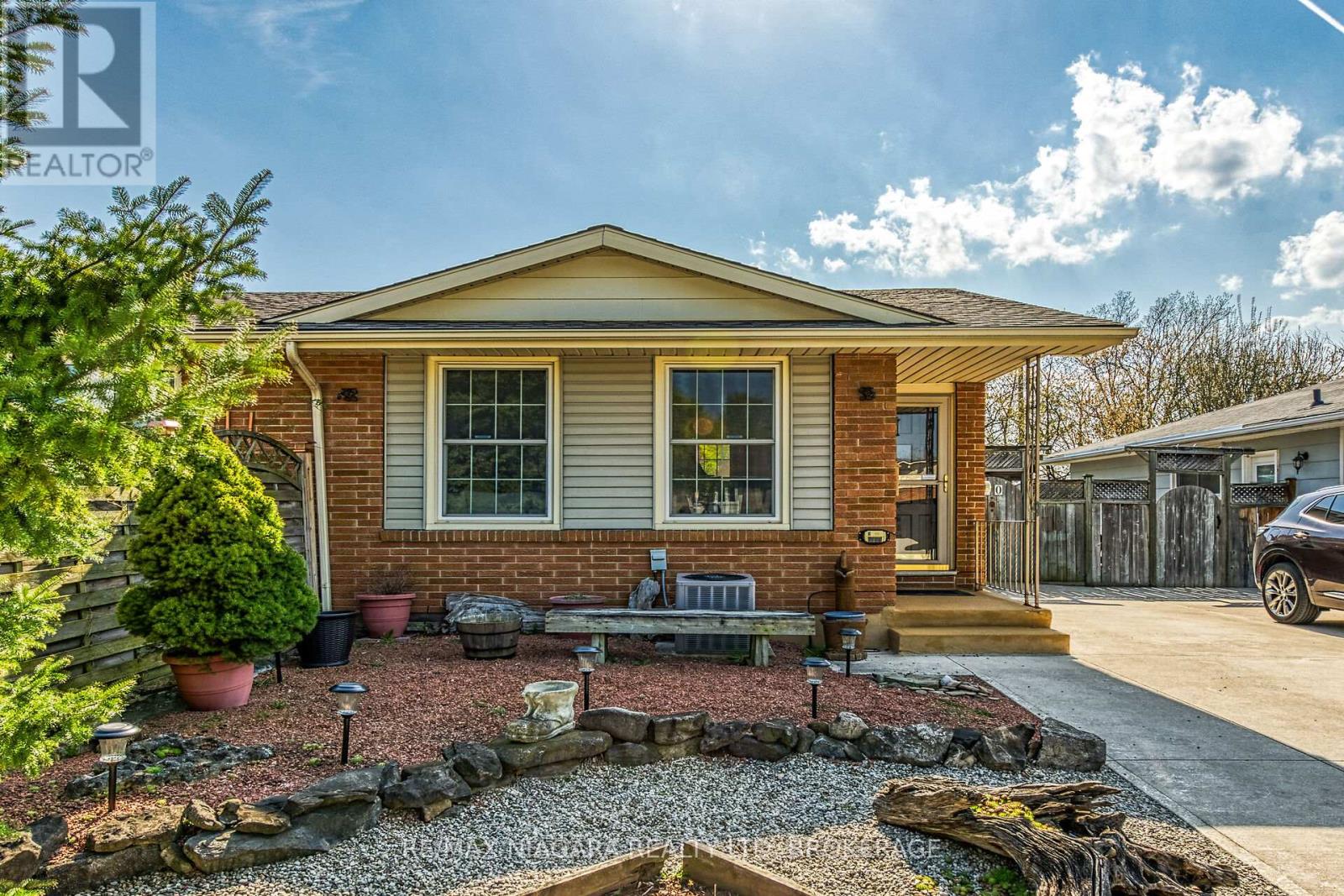 70 LORAINE DRIVE, st. catharines (oakdale), Ontario