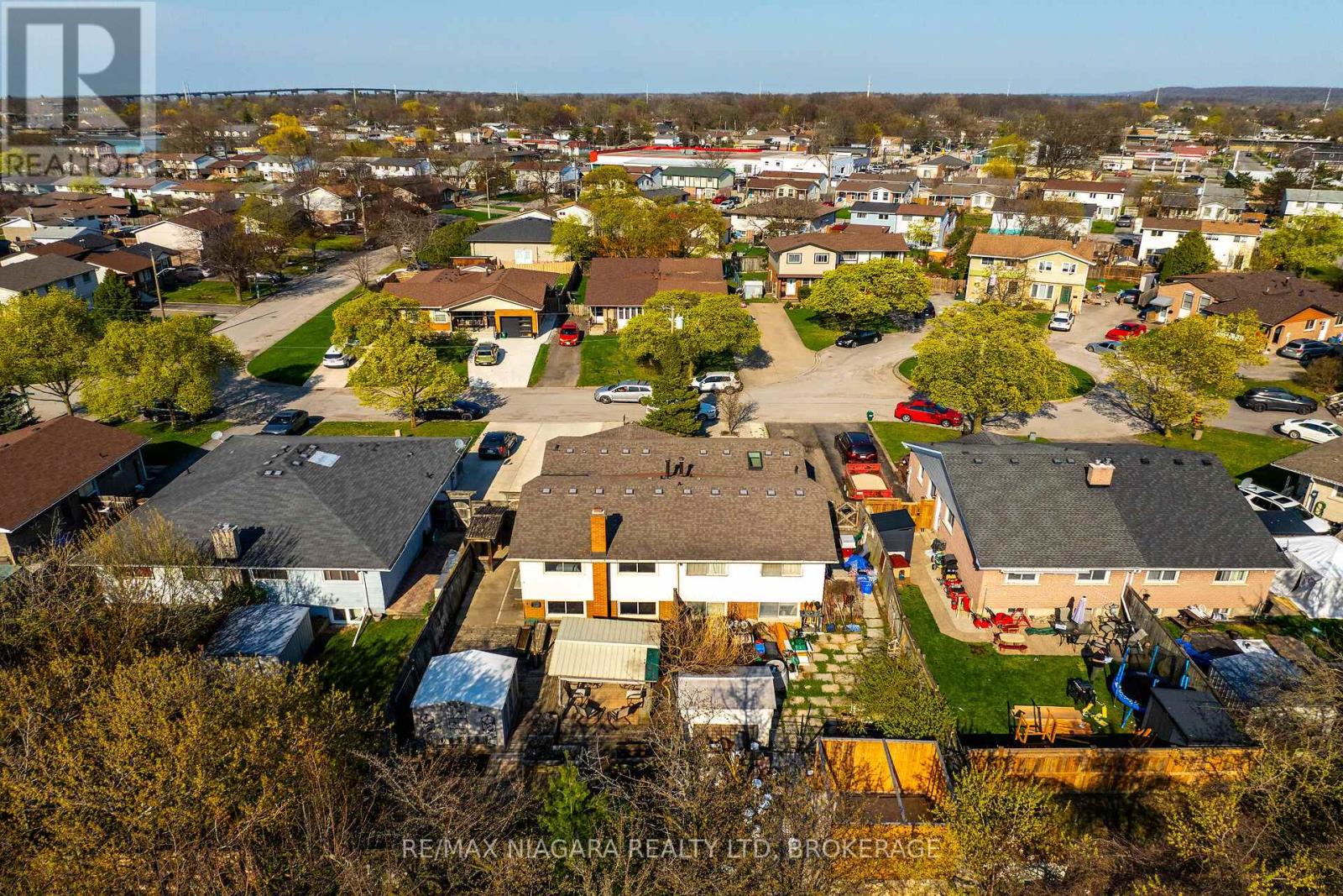 70 Loraine Drive, St. Catharines (Oakdale), Ontario  L2P 3N8 - Photo 34 - X12104613