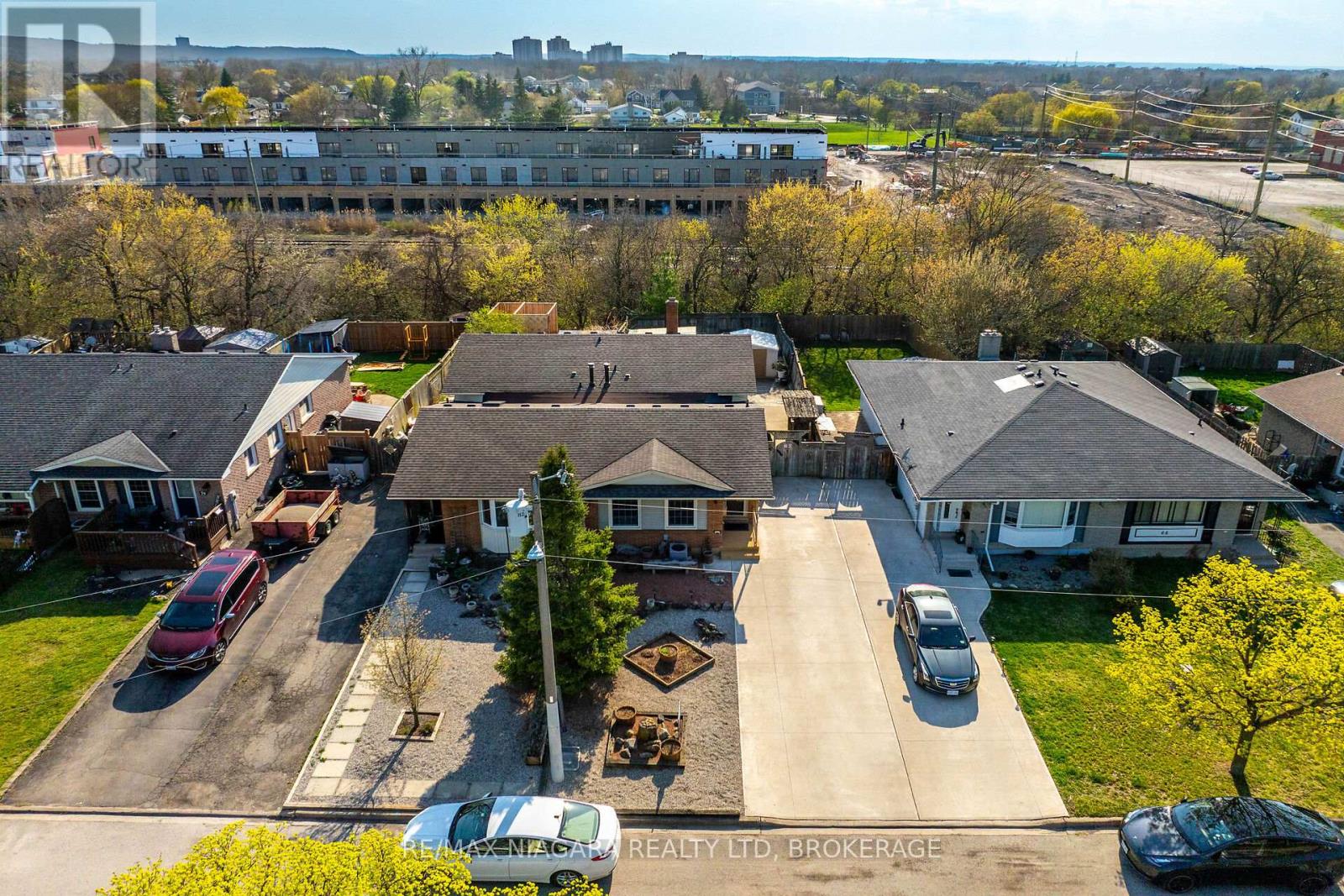 70 Loraine Drive, St. Catharines (Oakdale), Ontario  L2P 3N8 - Photo 35 - X12104613