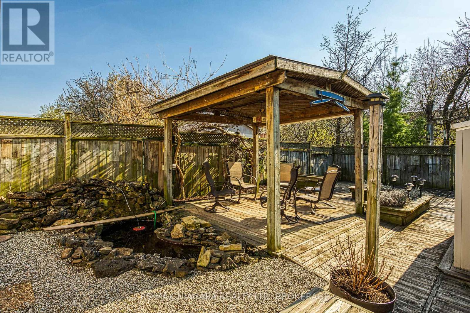 70 Loraine Drive, St. Catharines (Oakdale), Ontario  L2P 3N8 - Photo 40 - X12104613