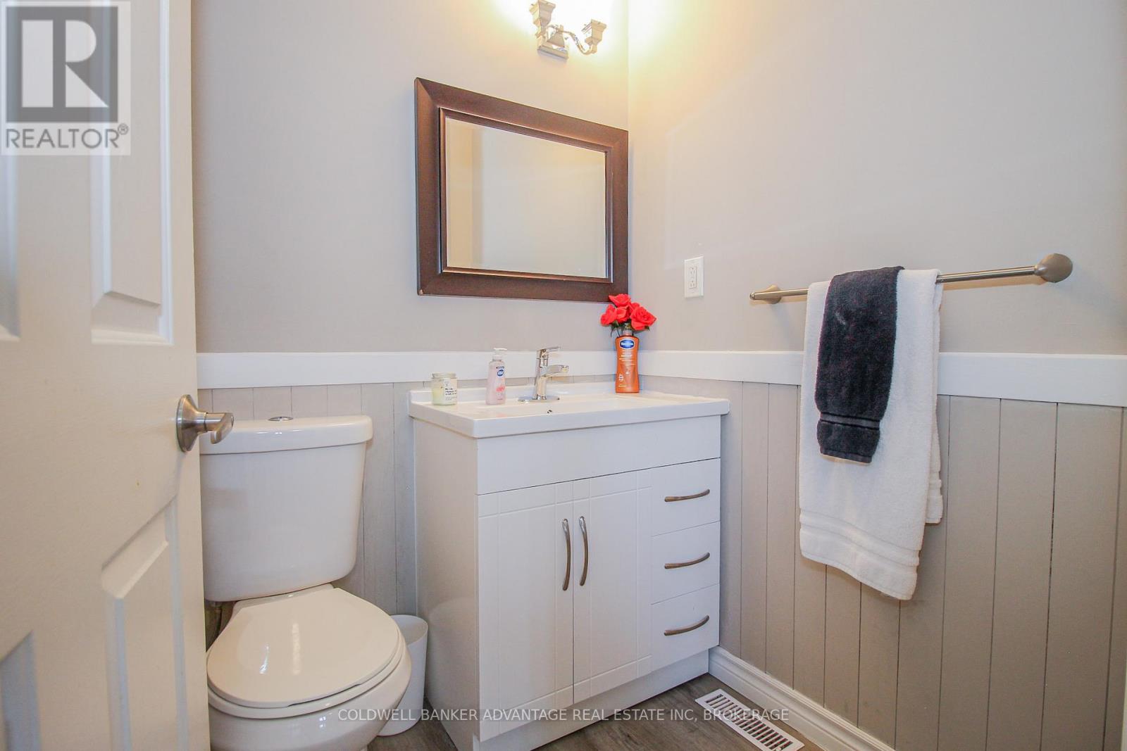 1341 Lakehurst Avenue, Fort Erie, Ontario  L2A 6C5 - Photo 22 - X12104634