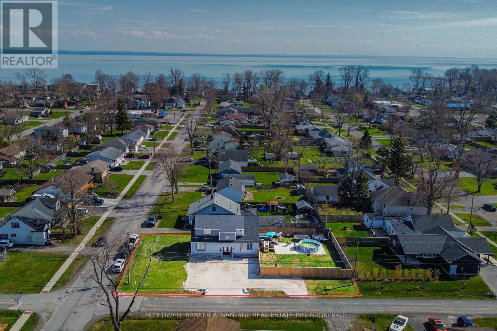 1341 Lakehurst Avenue, Fort Erie, Ontario  L2A 6C5 - Photo 4 - X12104634