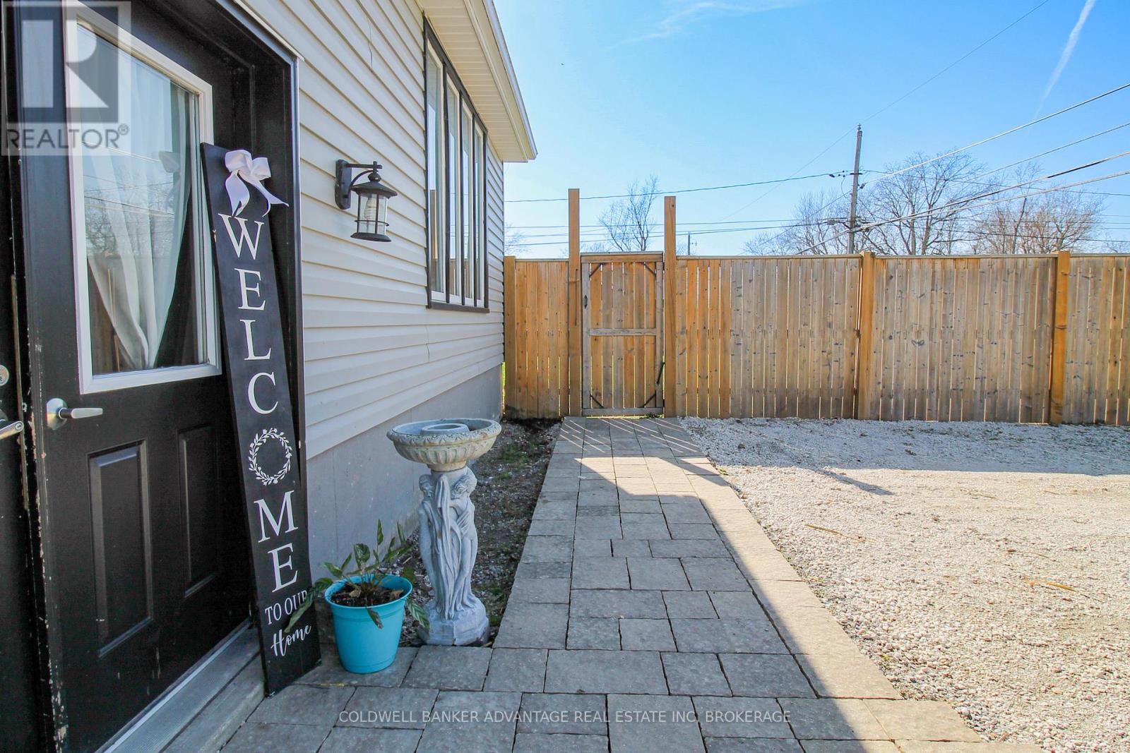 1341 Lakehurst Avenue, Fort Erie, Ontario  L2A 6C5 - Photo 6 - X12104634