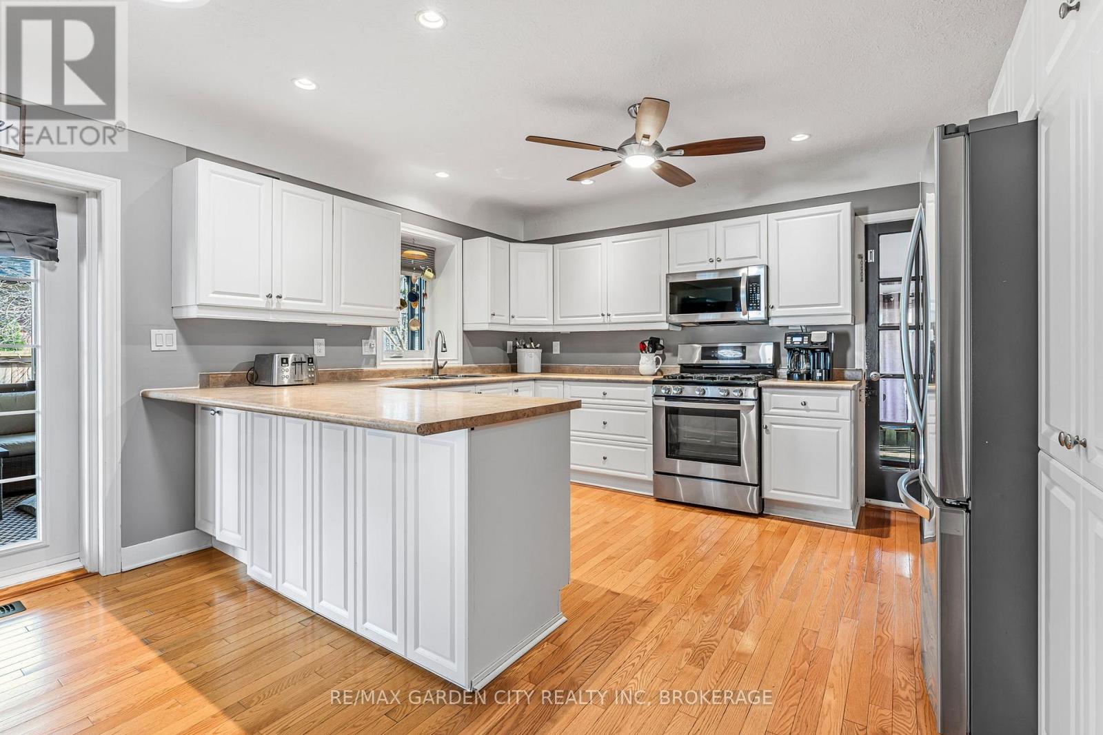 14 Peachtree Parkway, Pelham (Fonthill), Ontario  L0S 1E0 - Photo 11 - X12105012