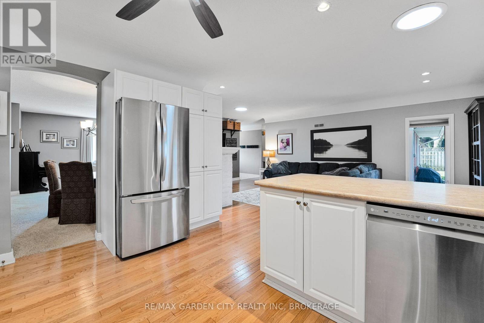 14 Peachtree Parkway, Pelham (Fonthill), Ontario  L0S 1E0 - Photo 17 - X12105012