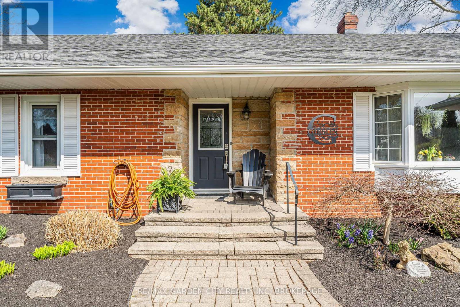 14 Peachtree Parkway, Pelham (Fonthill), Ontario  L0S 1E0 - Photo 3 - X12105012