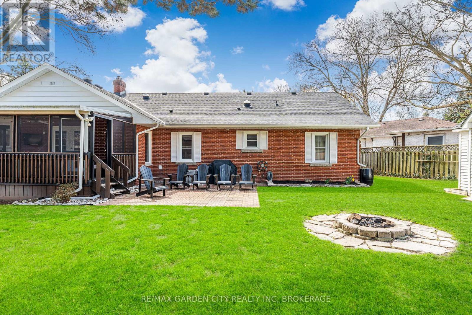 14 Peachtree Parkway, Pelham (Fonthill), Ontario  L0S 1E0 - Photo 35 - X12105012