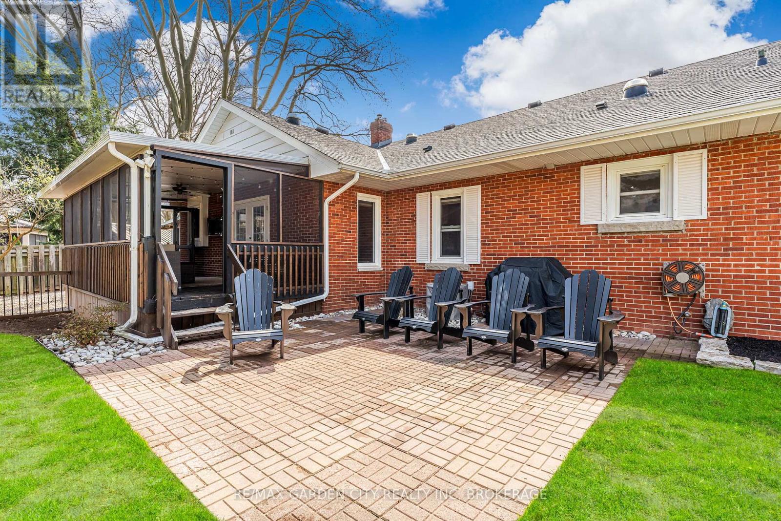 14 Peachtree Parkway, Pelham (Fonthill), Ontario  L0S 1E0 - Photo 38 - X12105012