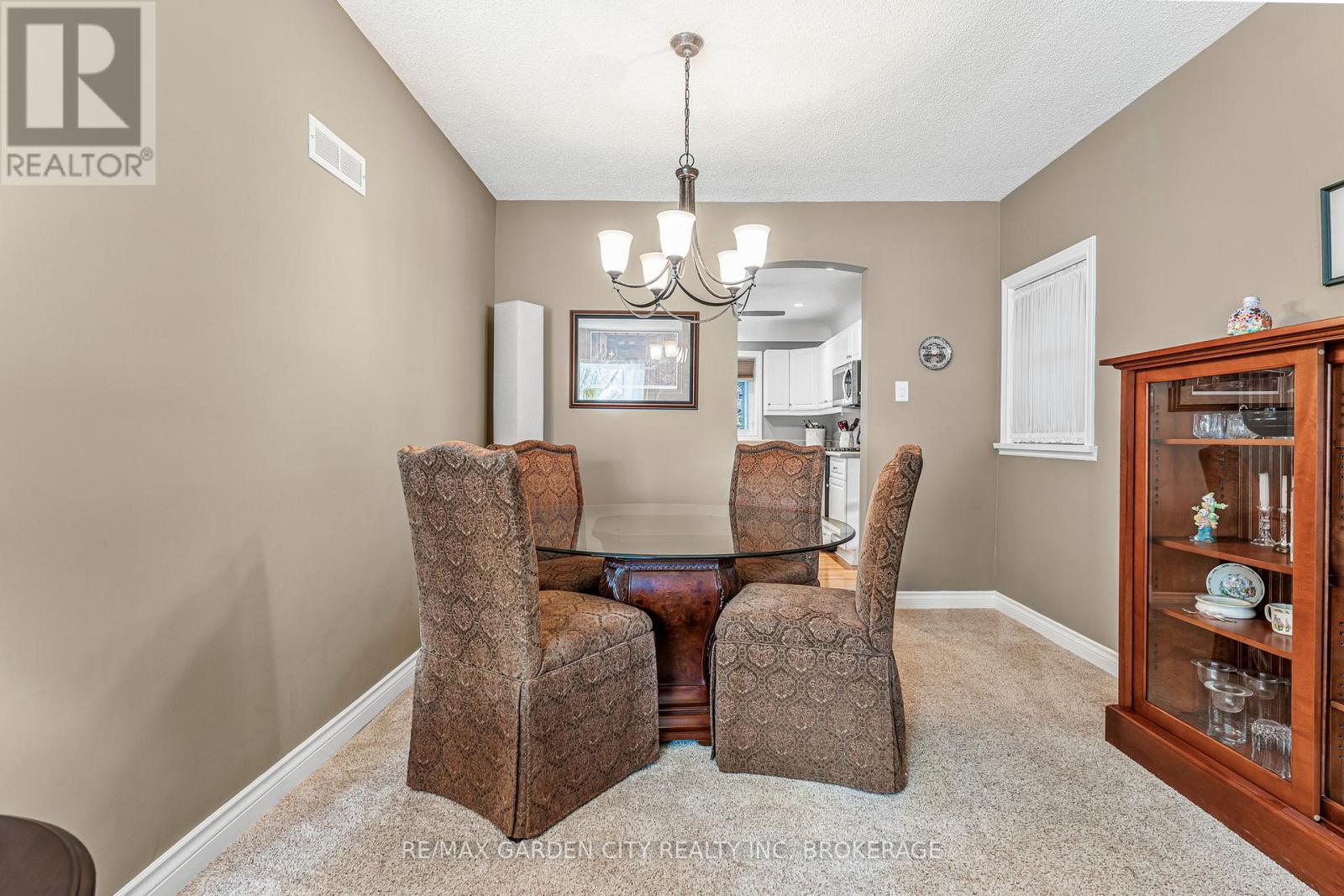 14 Peachtree Parkway, Pelham (Fonthill), Ontario  L0S 1E0 - Photo 7 - X12105012