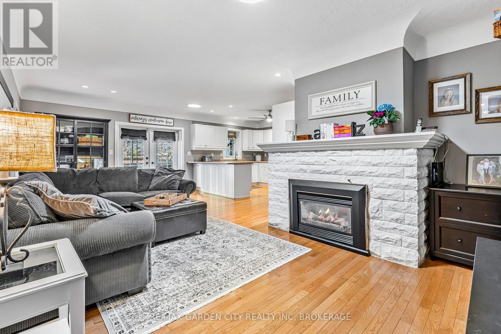 14 Peachtree Parkway, Pelham (Fonthill), Ontario  L0S 1E0 - Photo 9 - X12105012
