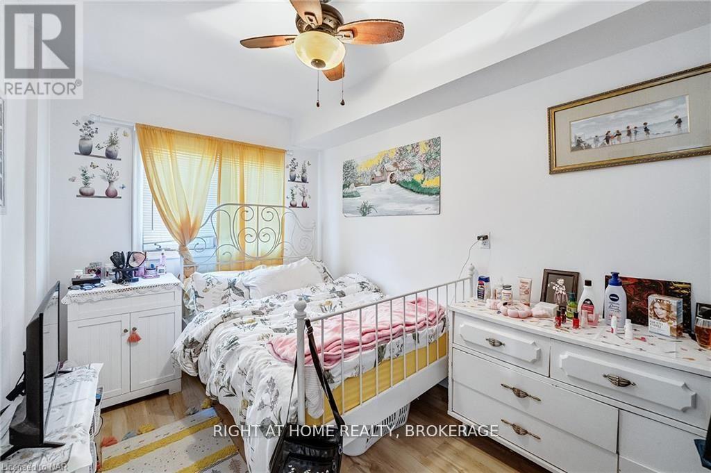 6437 Barker Street, Niagara Falls (Dorchester), Ontario  L2G 1Y6 - Photo 12 - X11974011