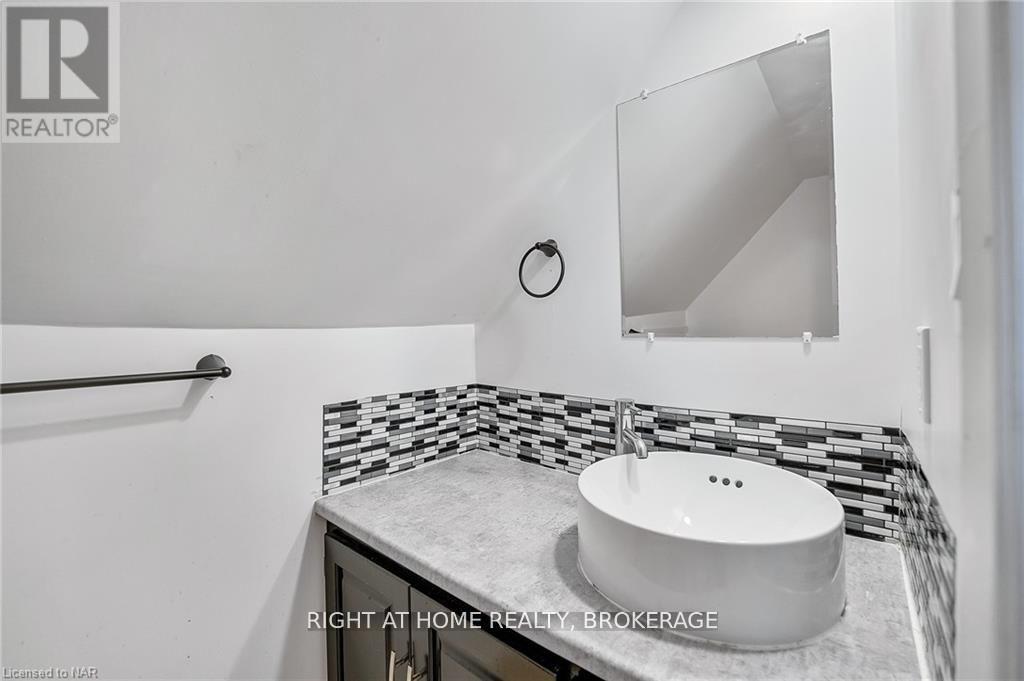 6437 Barker Street, Niagara Falls (Dorchester), Ontario  L2G 1Y6 - Photo 19 - X11974011