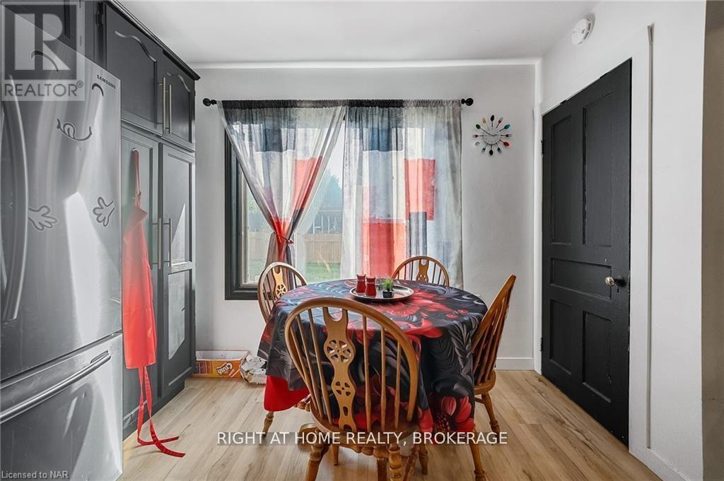 6437 Barker Street, Niagara Falls (Dorchester), Ontario  L2G 1Y6 - Photo 9 - X11974011
