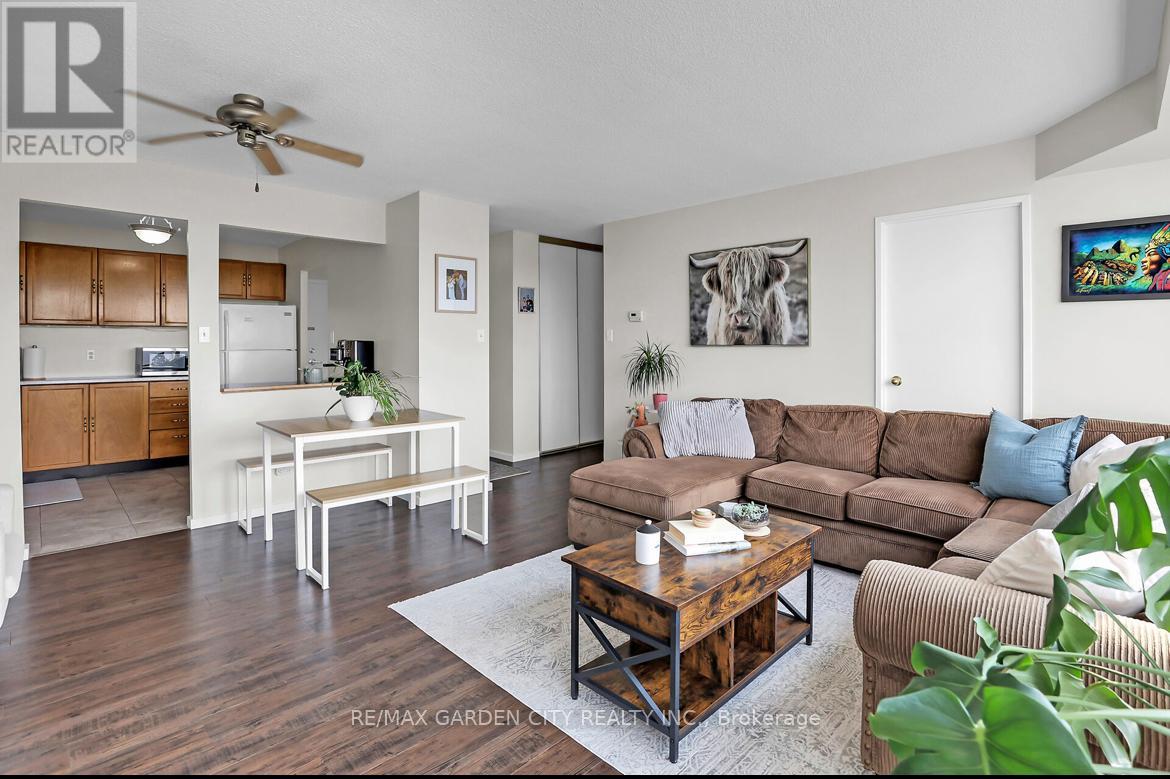 1105 - 7 Gale Crescent, St. Catharines (E. Chester), Ontario  L2R 7M8 - Photo 12 - X12107759