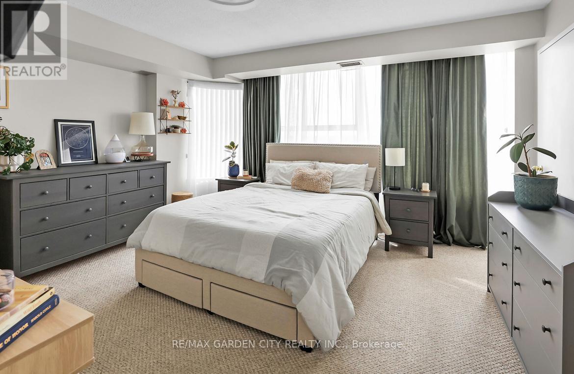 1105 - 7 Gale Crescent, St. Catharines (E. Chester), Ontario  L2R 7M8 - Photo 14 - X12107759