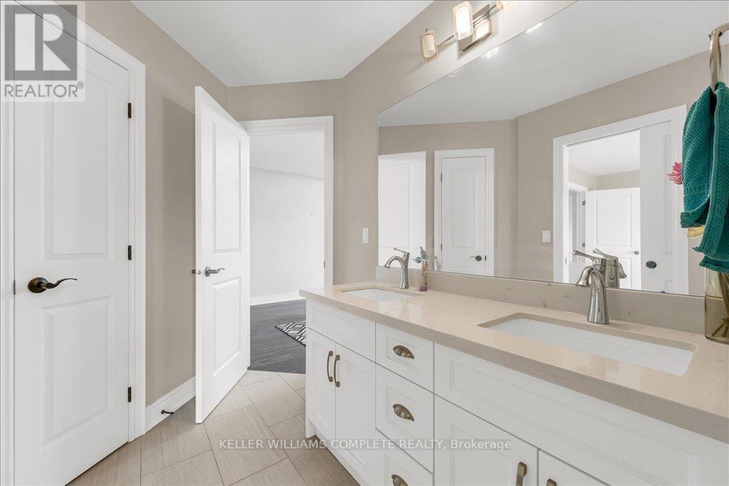270 Farr Street, Pelham (Fenwick), Ontario  L0S 1C0 - Photo 37 - X12108462