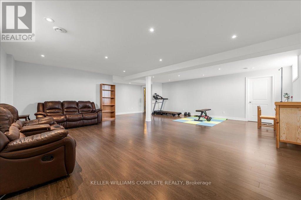 270 Farr Street, Pelham (Fenwick), Ontario  L0S 1C0 - Photo 42 - X12108462